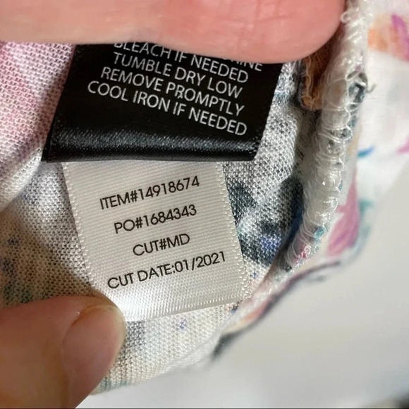 NEW Torrid Off Shoulder Tee Super Soft Floral Skull Size 6 - Picture 8 of 10